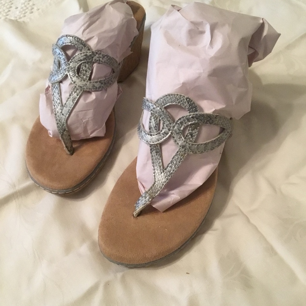 White Mountain Tan and Gray snakeskin embossed leather sandals